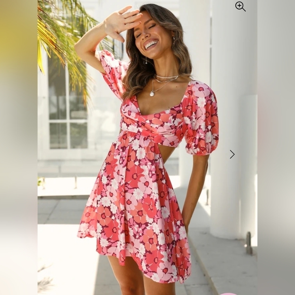 Hello Molly Red/Pink Floral Puff Sleeve Open Back Dress Size 8 NWT